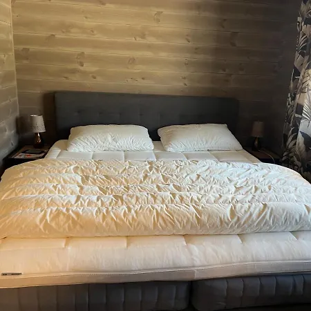 Family-friendly Mountain With Lakeviews, Close To Holiday home Tjorhom